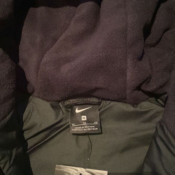 SOLD Kids Nike Black Youth Unisex Synthetic Fill Hooded Jacket Size XL NWT - Picture 9 of 14